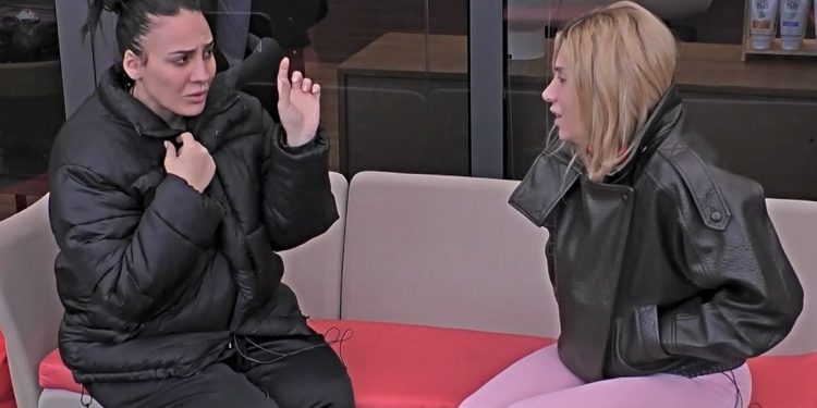 Nuovo scontro tra Paola Caruso e Francesca Manzini al Grande Fratello Vip (screen Mediaset Infinity)