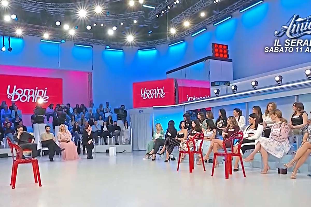 Uomini e Donne, Tinì Cansino attacca Cinzia (Screen Witty Tv)