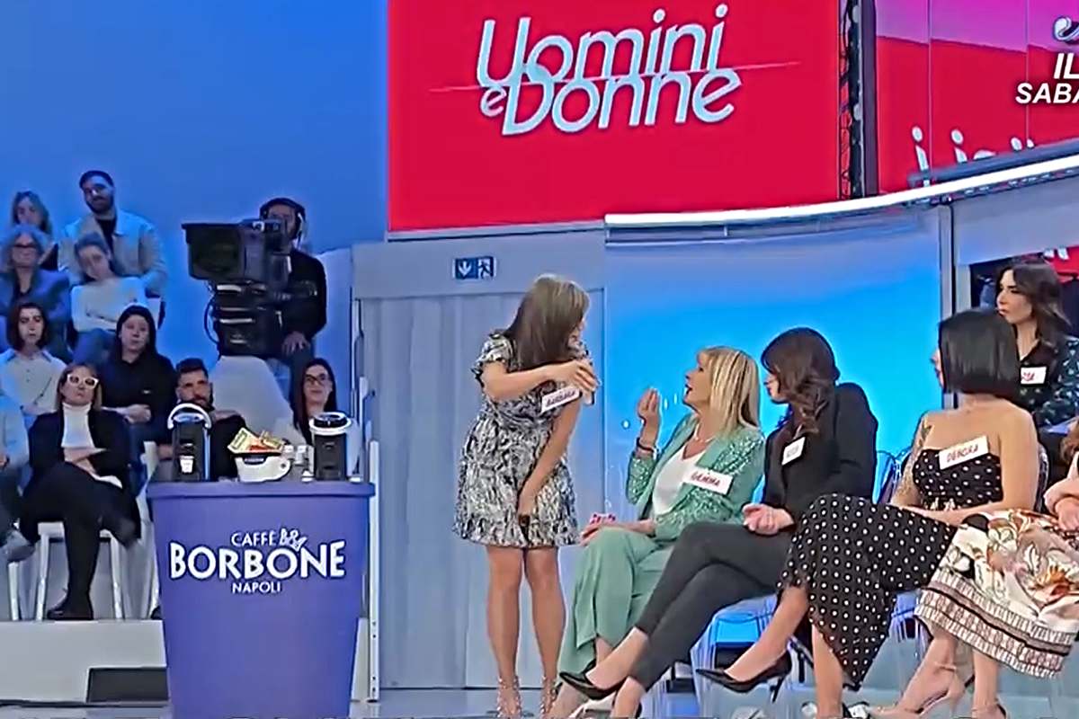 Scontro infuocato tra Gemma Galgani e Barbara De Santi a Uomini e Donne (Screen Witty Tv)