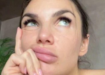 Elettra Lamborghini esaurimento nervoso