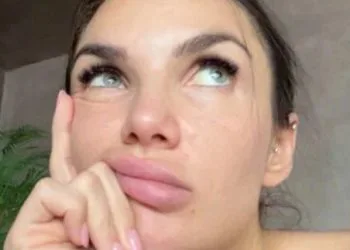 Elettra Lamborghini esaurimento nervoso