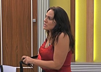 Francesca Manzini di nuovo sotto attacco al GF Vip, lei sbotta (Screen Mediaset Infinity)