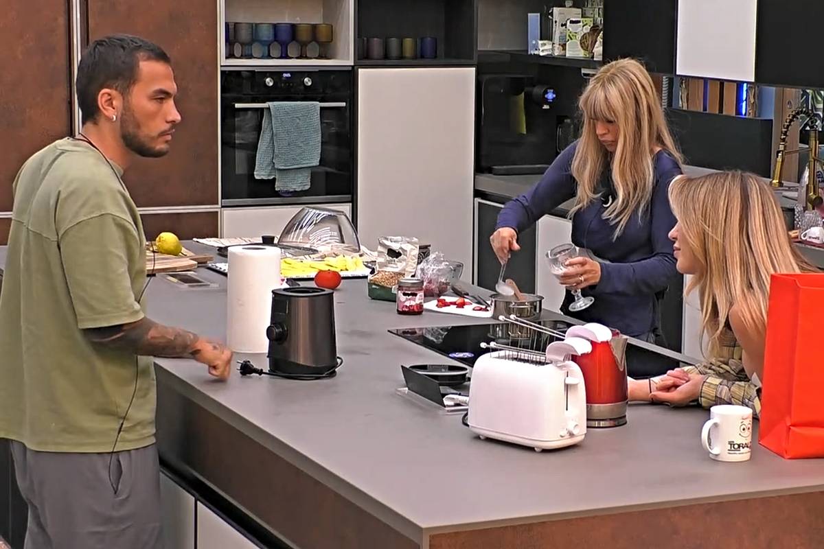 Lucia Ilardo invita Raul Dumitras a chiarire con Renato al GF Vip ma lui si rifiuta (Screen Mediaset Infinity)