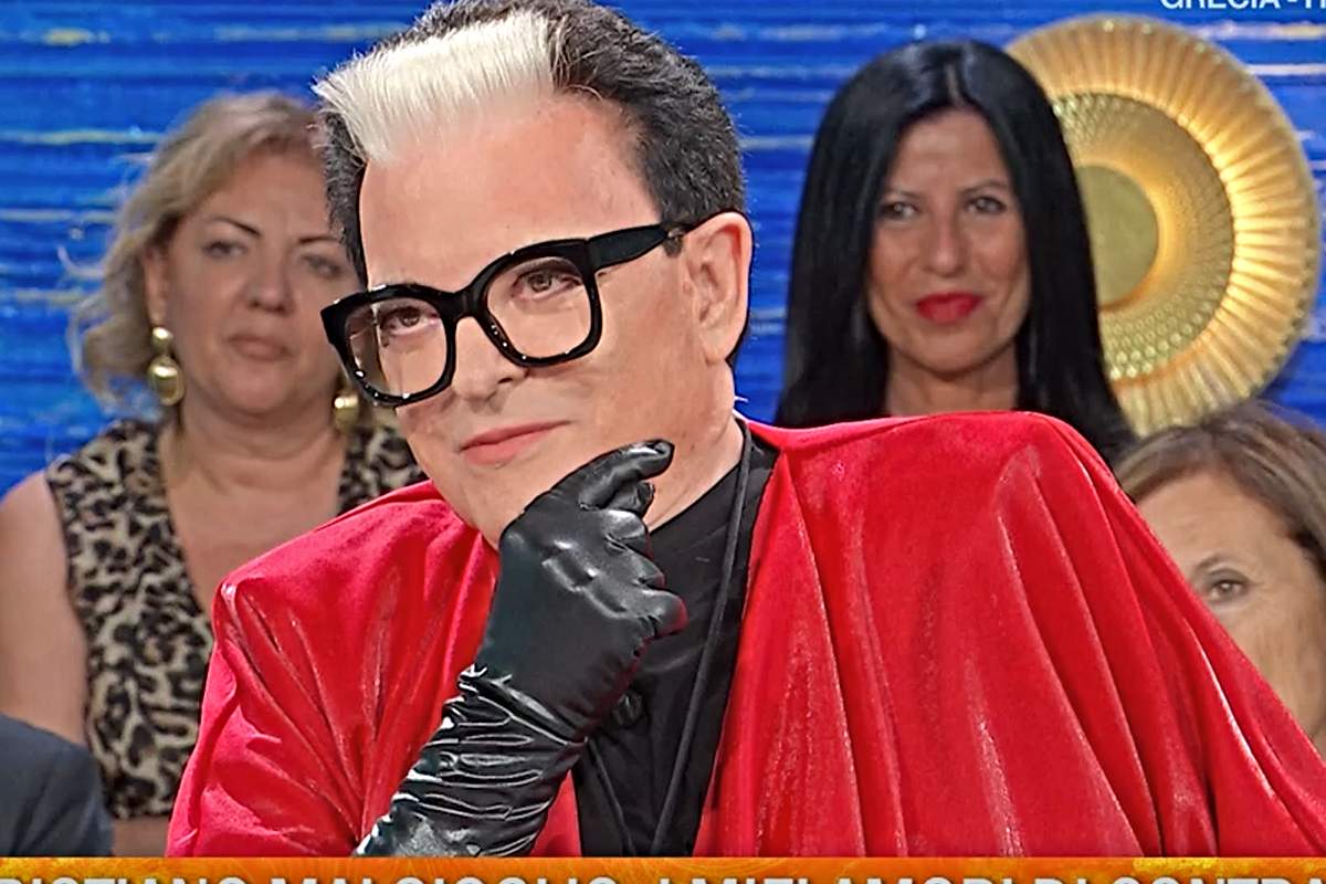 Cristiano Malgioglio ha litigato con una cantante, si sono strappati i capelli (Screen Raiplay)