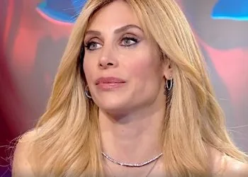 Paola Caruso pentita di aver partecipato al Grande Fratello Vip (Screen Raiplay)
