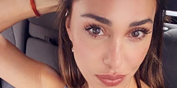 Belen Rodriguez a cuore aperto sui social, ha scelto di amarsi di nuovo (Screen Ig)