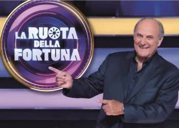 Gerry Scotti a La Ruota della Fortuna (Foto: screen Mediaset Infinity)